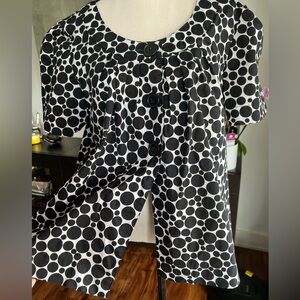 Black and white vintage polka dotted top XL